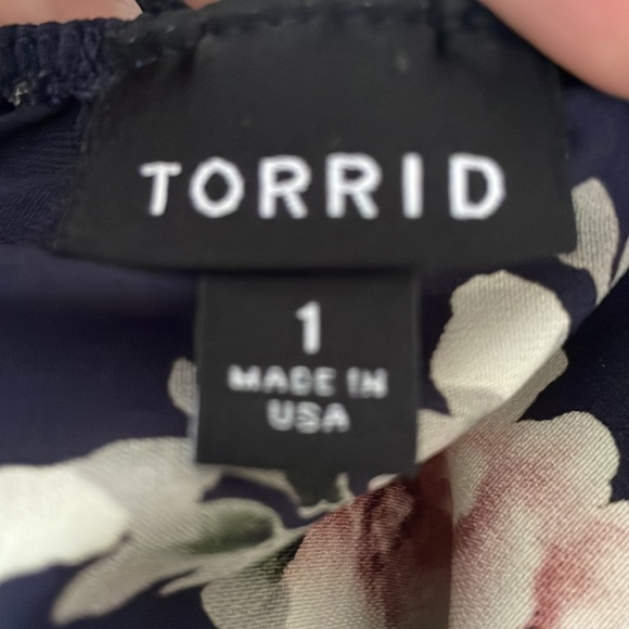 Gorgeous Deep V-Front Floral Top - Picture 6 of 6